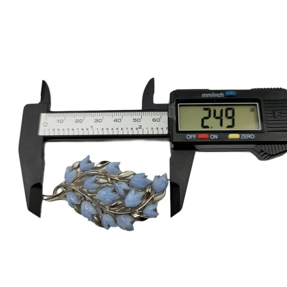 Crown Trifari Blue Lucite Molded Flower Silver Ton - Picture 5 of 6